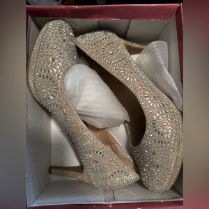 Women’s Gold/nude crystal heels
